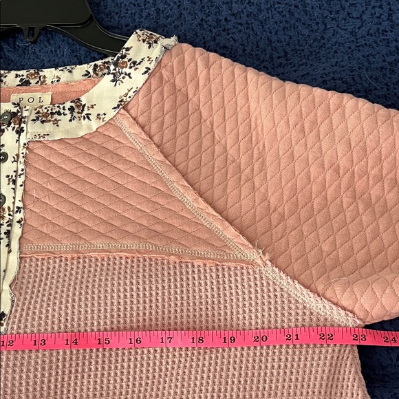 POL Quilted Pink And Cream Henley Blouse with Floral Accents Size Large NWOT - Picture 7 of 10